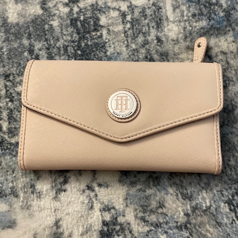 Tommy Hilfiger Tri-fold Wallet